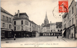 77 BRIE COMTE ROBERT - La Place Du Marche. - Brie Comte Robert