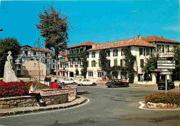 Automobiles - Ascain - La Place Au Fronton Rose - CPM - Voir Scans Recto-Verso - PKW