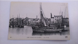 Carte Postale Ancienne ( AA10 ) De Les Sables D Olonne , Les Ports - Sables D'Olonne