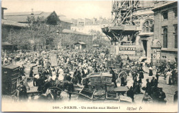 75001 PARIS - La Foule Un Matin Aux Halles.  - District 01