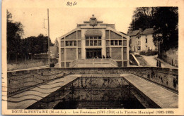 49 DOUE LA FONTAINE - Les Fontaines Et Le Theatre Municipal - Doue La Fontaine