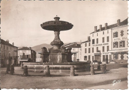 AMBERT (63) Le Livradois - Fontaine Place Des Allées En 1951 CPSM  GF - Ambert