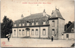 71 DIGOIN - Place De L'hotel De Ville, Maison Tuloup. - Digoin