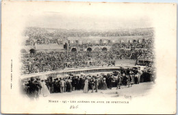 30 NIMES - Les Arenes Un Jour De Spectavle. - Nîmes