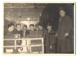 5 Fotografien Deutsche Post, Postbeamte Beladen Eisenbahnwaggons Mit Postsendungen  - Métiers