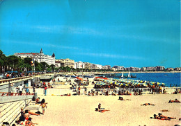 *CPM - 06 - CANNES - La Plage - Cannes