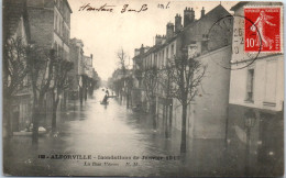 94 ALFORTVILLE - La Rue Veron Pendant La Crue De 1910 - Alfortville