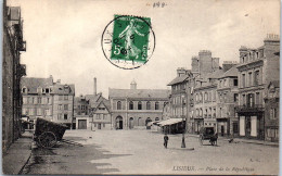 14 LISIEUX - La Place De La Republique  - Lisieux