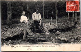 58 Promenade En Foret - La Mise En Botte De L'ecorce  - Autres & Non Classés