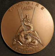 Médaille En Bronze - Guerre 1939 - 1945 - 25ème Anniversaire - VICTOIRE - Autres & Non Classés