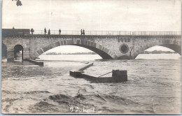 45 ORLEANS - CARTE PHOTO - Le Pont Royal Pendant La Crue De 1910 - Orleans