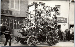 03 EBREUIL - CARTE PHOTO - Un Char Du Carnaval 1932 - Autres & Non Classés