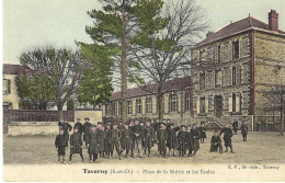 Taverny Place De La Mairie Et Les écoles, Rare En Colorisée - Taverny