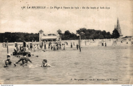 NÂ°2639 Z -cpa La Rochelle -la Plage Ã  L'heure Du Bain- - La Rochelle