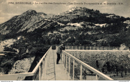 NÂ° 4639 Z -cpa Grenoble -le Jardin Des Dauphins- - Grenoble