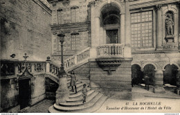 NÂ° 5298 Z -cpa La Rochelle -escalier D'honneur De L'hÃ'tel De Ville- - La Rochelle