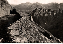 NÂ° 5905 Z -cpsm Autocar Sur La Route Du Pic Du Midi De Bigorre- - Buses & Coaches