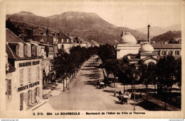 NÂ°6600 Z -cpa La Bourboule -Boulevard De L'hÃ'tel De Ville Et Thermes- - La Bourboule