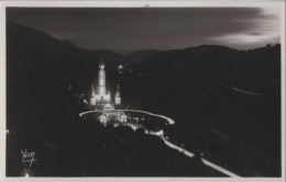 58664 - Frankreich - Lourdes - La Basilique La Nuit - Ca. 1955 - Lourdes