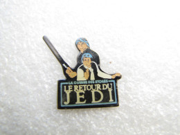 PIN'S   CINEMA  STAR WARS LE RETOUR DU JEDI - Cinéma