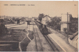 BOURG-la-REINE (92) Arrivée Du Train En Gare . Château D'eau - Bourg La Reine