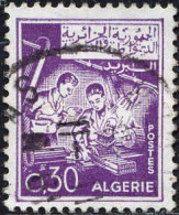 Algérie (Rep) Poste Obl Yv: 394 Mi:422 Enseignement Technique (Beau Cachet Rond) - Algérie (1962-...)