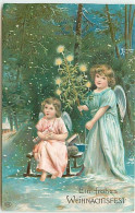 N°14024 - Carte Gaufrée - Ein Fröhes Weihnachtsfest - Anges Près D'une Luge Dans La Forêt - Autres & Non Classés