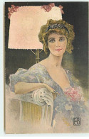 N°19607 - E.B. - Jeune Femme Assise Devant Un Lampe - Femmes