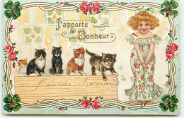 N°15347 - Carte Gaufrée - J'apporte Le Bonheur - Fillette Avec Des Chats - Autres & Non Classés