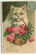 N°23043 - Carte Gaufrée - Souvenir D'Amitié - Chat Portant Un Panier Rempli De Roses - Autres & Non Classés