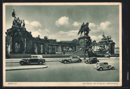 AK Berlin, Kaiser-Wilhelm-Denkmal Mit Autos  - Mitte