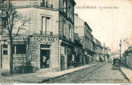 NÂ°8252 Z -cpa Les Mureaux -la Grand Rue -cafÃ© Bar De La Place- - Les Mureaux