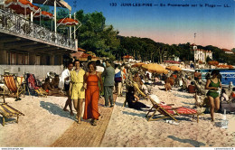 NÂ°7890 Z -cpa Juan Les Pins -en Promenade Sur La Plage- - Other & Unclassified
