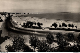 NÂ°9017 Z -cpsm La Baule -la Plage Et Le Remblai Vus Du Casino- - La Baule-Escoublac