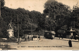 NÂ°10379 Z -cpa Brest -monument Des Morts Et AvancÃ©e De La Place Des Portes- - Brest