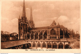 NÂ°10101 Z -cpa Bayonne -la CathÃ©drale- - Bayonne