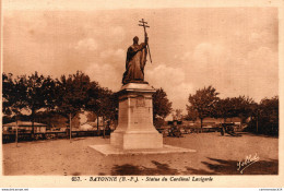 NÂ°10093 Z -cpa Bayonne -statue Du Cardinal Lavigerie- - Bayonne