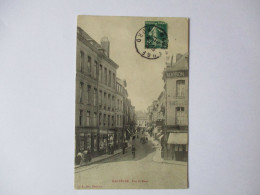 Cpa...Maubeuge...(nord)...rue De Mons...1910...animée...(commerces)... - Maubeuge