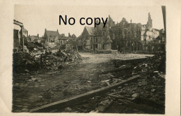 CARTE PHOTO FRANCAISE - LES RUINES DE LA PLACE DE L'HOTEL DE VILLE DE NOYON OISE EN 1918 GUERRE 1914 1918 - War 1914-18