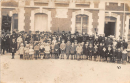 AUTRECHES - CHEVILLECOURT - Carte Photo - Evènement à Identifier - Groupe D'enfants - Pompiers - Sonstige & Ohne Zuordnung