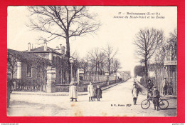 F-94-Brevannes-02P120  L'avenue Du Rond-point Et Les écoles, Animation, Cpa BE - Autres & Non Classés