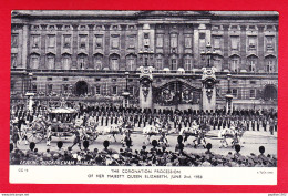 Famille Royale-48P89  Raphaël TUCK's  La Reine D'Angleterre Dans Son Carosse Le 2 Juin 1953, Cpa  - Royal Families
