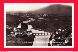 F-64-Behobie-07PH11  Vallée De La Bidassoa, Le Pont International Et Vue Sur Behobia Et Irun, Type Photo, BE - Autres & Non Classés