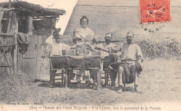 Manade Des Frères Desfonds (Bouches-du-Rhône) - A La Cabane, Tout Le Personnel De La Manade - Voyagé 1907 (2 Scans) - Autres & Non Classés
