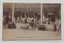 LES VENDANGES EN CHAMPAGNE - Arrivage Du Raisin Aux Pressoirs (animée, Attelages) V. Thuillier, édit, Epernay - Epernay