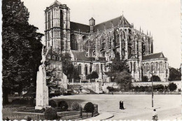 72 - LE MANS - La Cathédrale Et Le Monument Wilbur - Le Mans