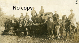 2 PHOTOS ALLEMANDES - CANONS CAMOUFLES ET TRACTEUR RENVERSE A REVILLE AUX BOIS PRES DE SIVRY SUR MEUSE  GUERRE 1914 1918 - War, Military