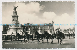 C007034 Horse Guards Near Buckingham Palace. London. RF3. RP. Photographic Greet - World