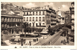 NÂ°13885 Z -cpa Alger -place Et Statue Du MarÃ©chal Bugeaud -rue D'isly- - Alger