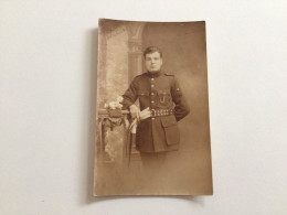 Carte Postale Ancienne Photographie Jeune Militaire - Personnages